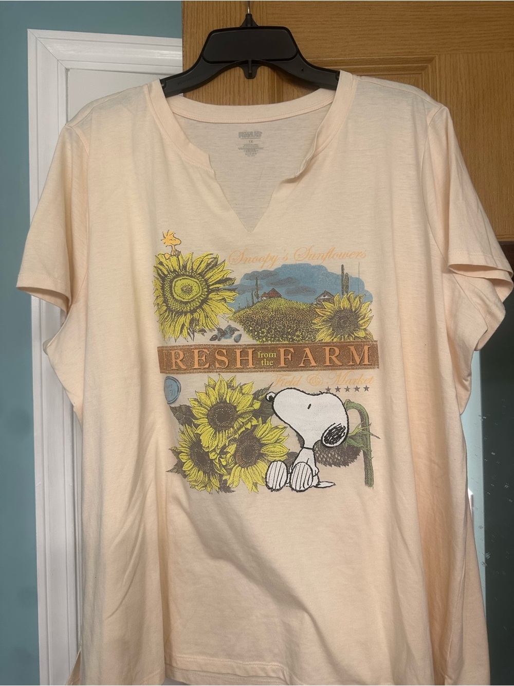 Peanuts Cream Graphic T-Shirt